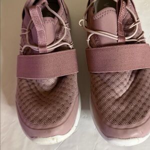 Vionic Women's Mauve Sneakers